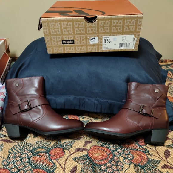NWT Propet Burgundy Heeled Boots - Picture 4 of 4